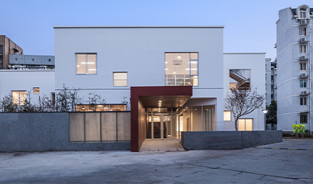 不銹鋼屏風(fēng)隔斷市場競爭激烈 中小企業(yè)洗牌在即